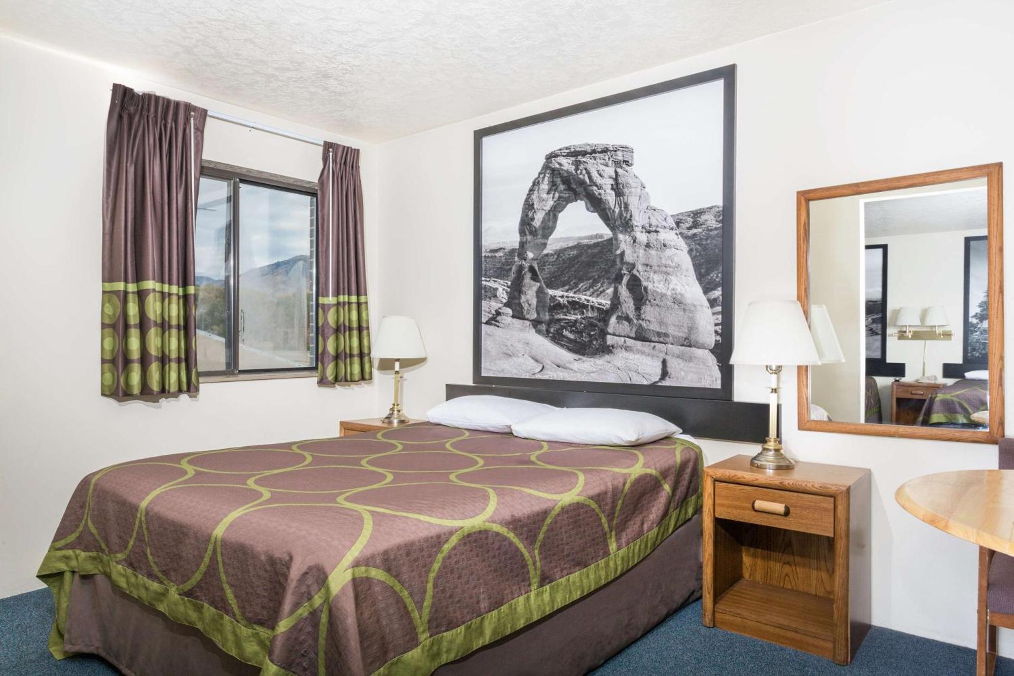Hotel Super 8 By Wyndham Logan Esterno foto
